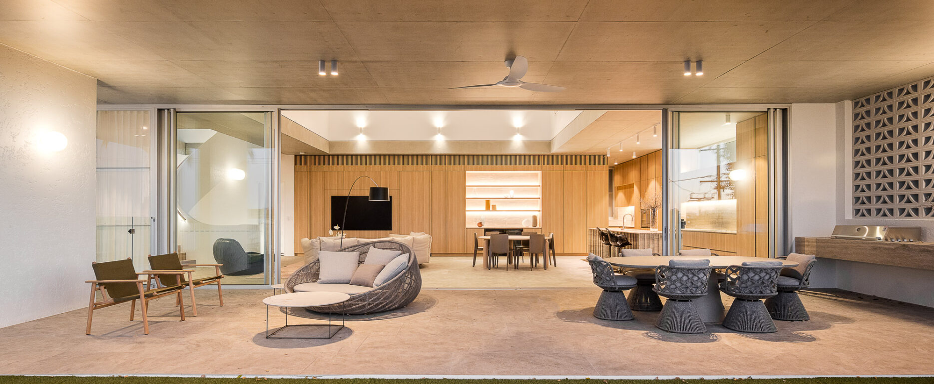 Inside Out - PALMA by GRAYA™